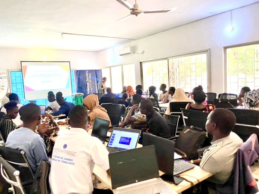 DM_20251214081323_001